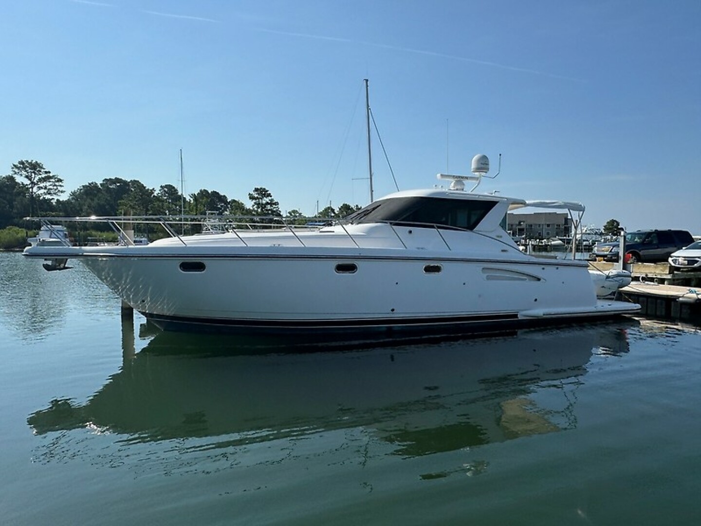 Slide: The Image of Tiara 4400 Sovran 2004 - 5441595