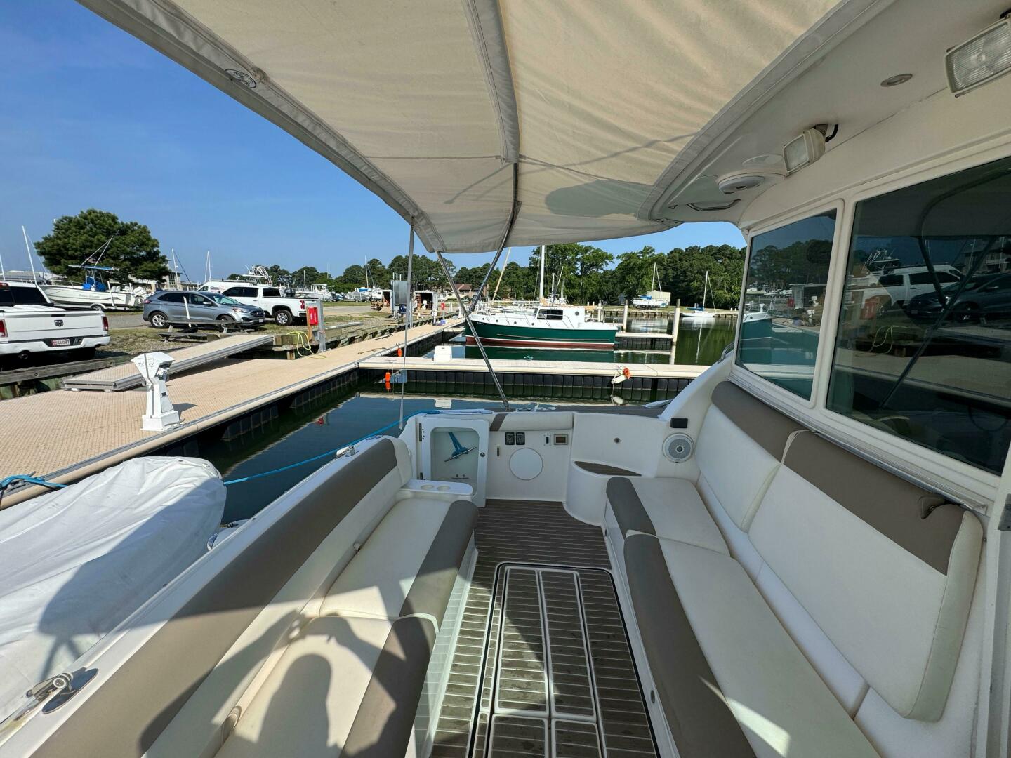 Slide: The Image of 2004 Tiara Yachts 4400 Sovran Power 9859629 984848046 0 020720251045 48 - 5441736