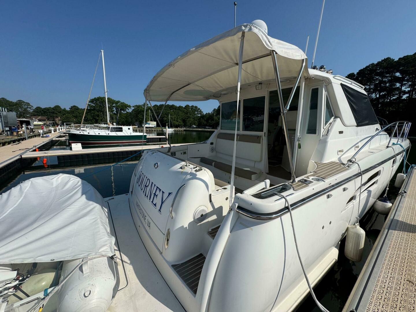 Slide: The Image of 2004 Tiara Yachts 4400 Sovran Power 9859629 984848042 0 020720251045 44 - 5441741