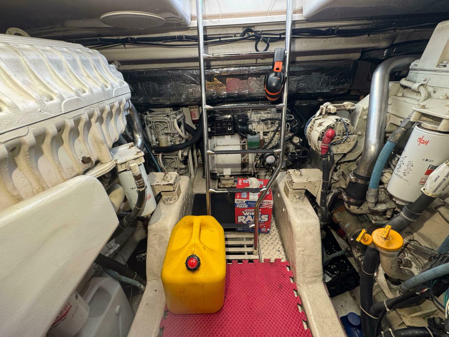 Slide: The Image of 2004 Tiara Yachts 4400 Sovran Power 9859629 984848041 0 020720251045 43 - 5441742