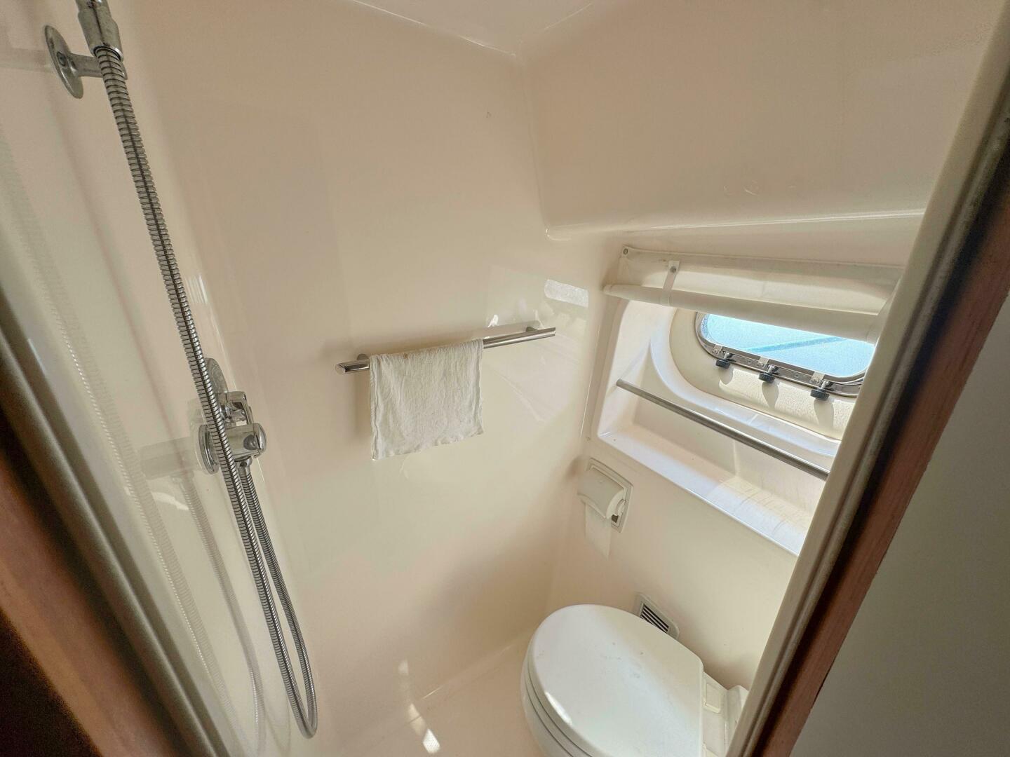 Slide: The Image of 2004 Tiara Yachts 4400 Sovran Power 9859629 984848018 0 020720251043 20 - 5441788