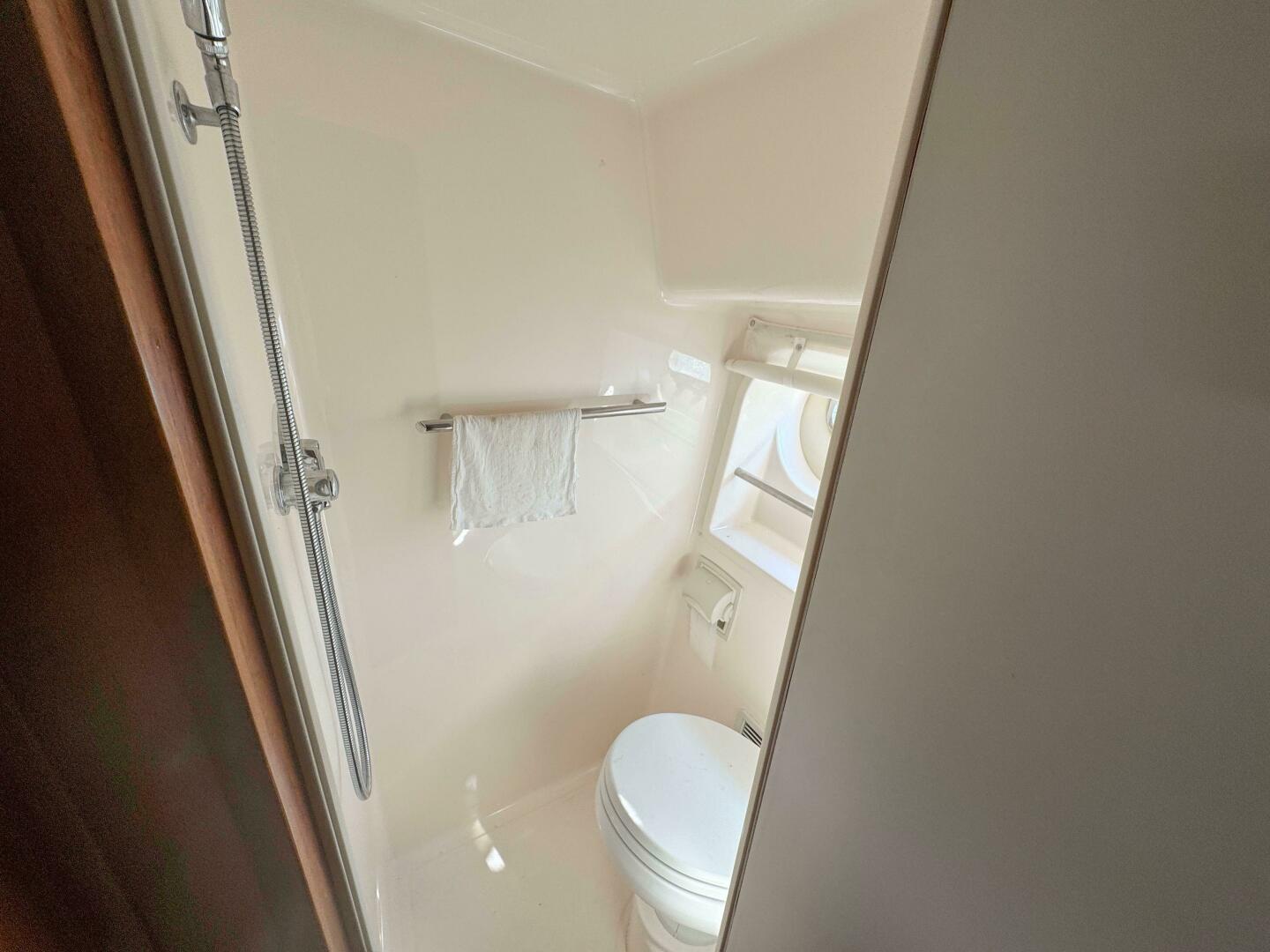 Slide: The Image of 2004 Tiara Yachts 4400 Sovran Power 9859629 984848017 0 020720251043 19 - 5441789