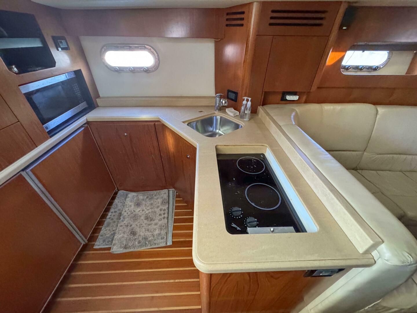 Slide: The Image of 2004 Tiara Yachts 4400 Sovran Power 9859629 984848010 0 020720251043 12 - 5441818