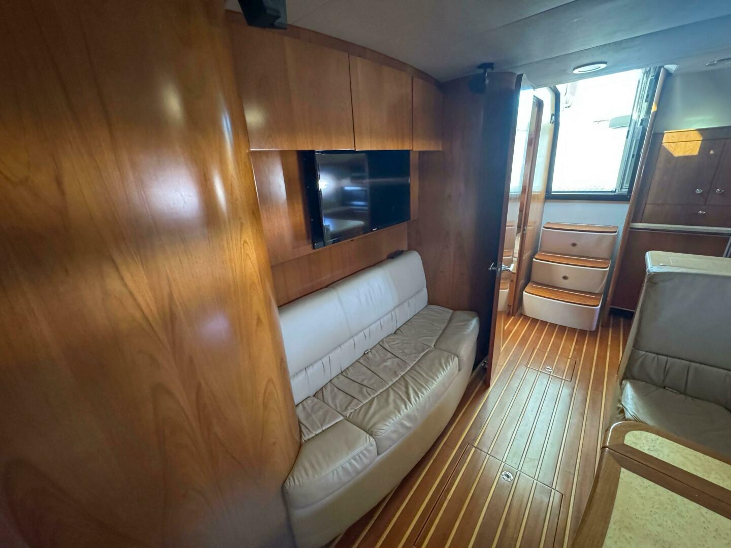 Slide: The Image of 2004 Tiara Yachts 4400 Sovran Power 9859629 984848009 0 020720251043 11 - 5441819