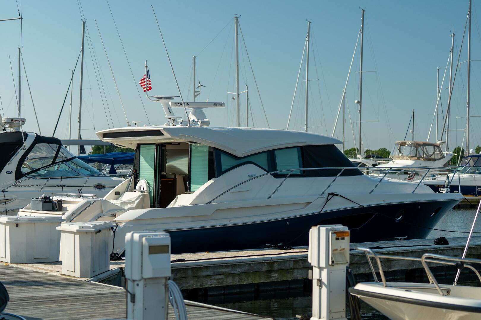 Slide: The Image of Tiara 44 Coupe 2017 - 5455318