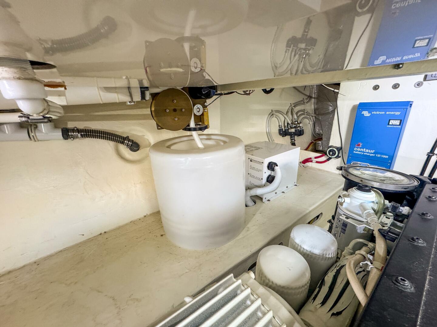 Slide: The Image of Tiara 44 Coupe 2017 - 5455435