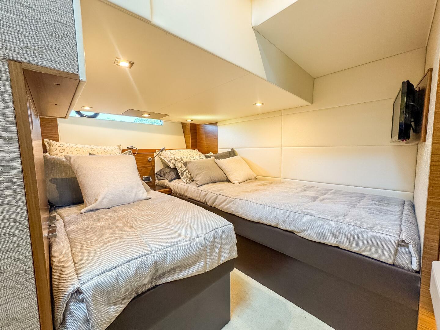 Slide: The Image of Tiara 44 Coupe 2017 - 5455492