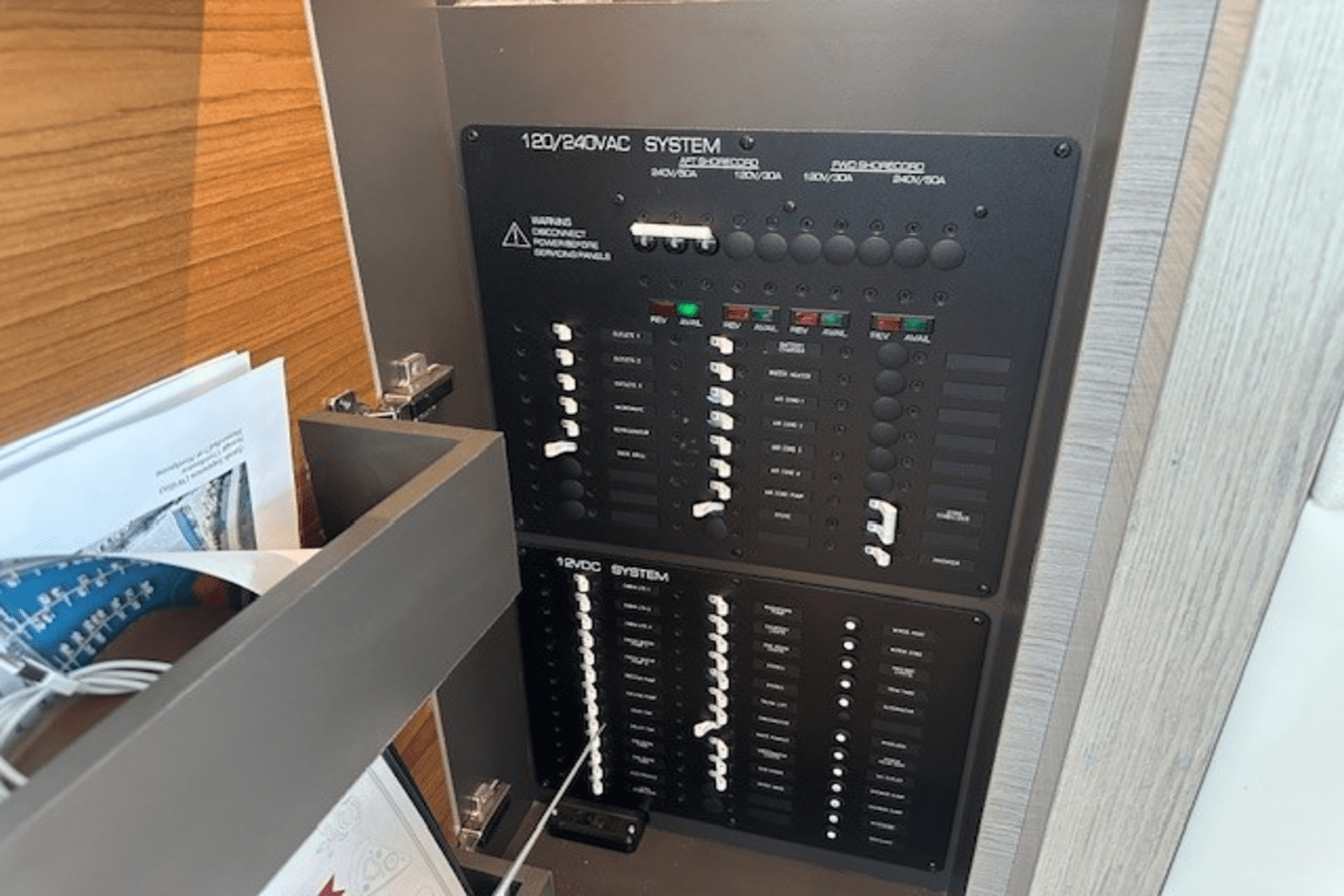 Slide: The Image of Tiara 44 COUPE 2022 - 30