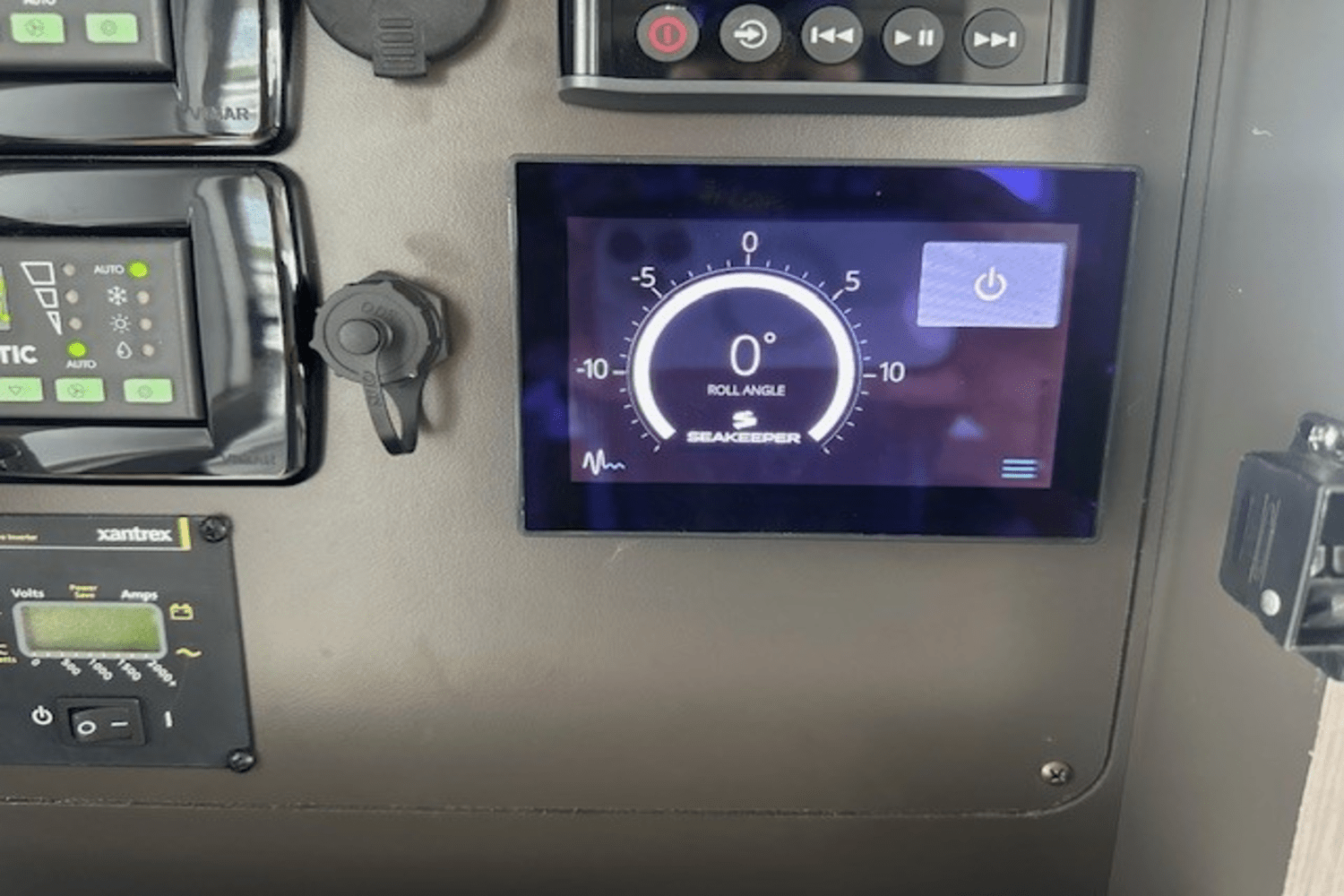 Slide: The Image of Tiara 44 COUPE 2022 - 31