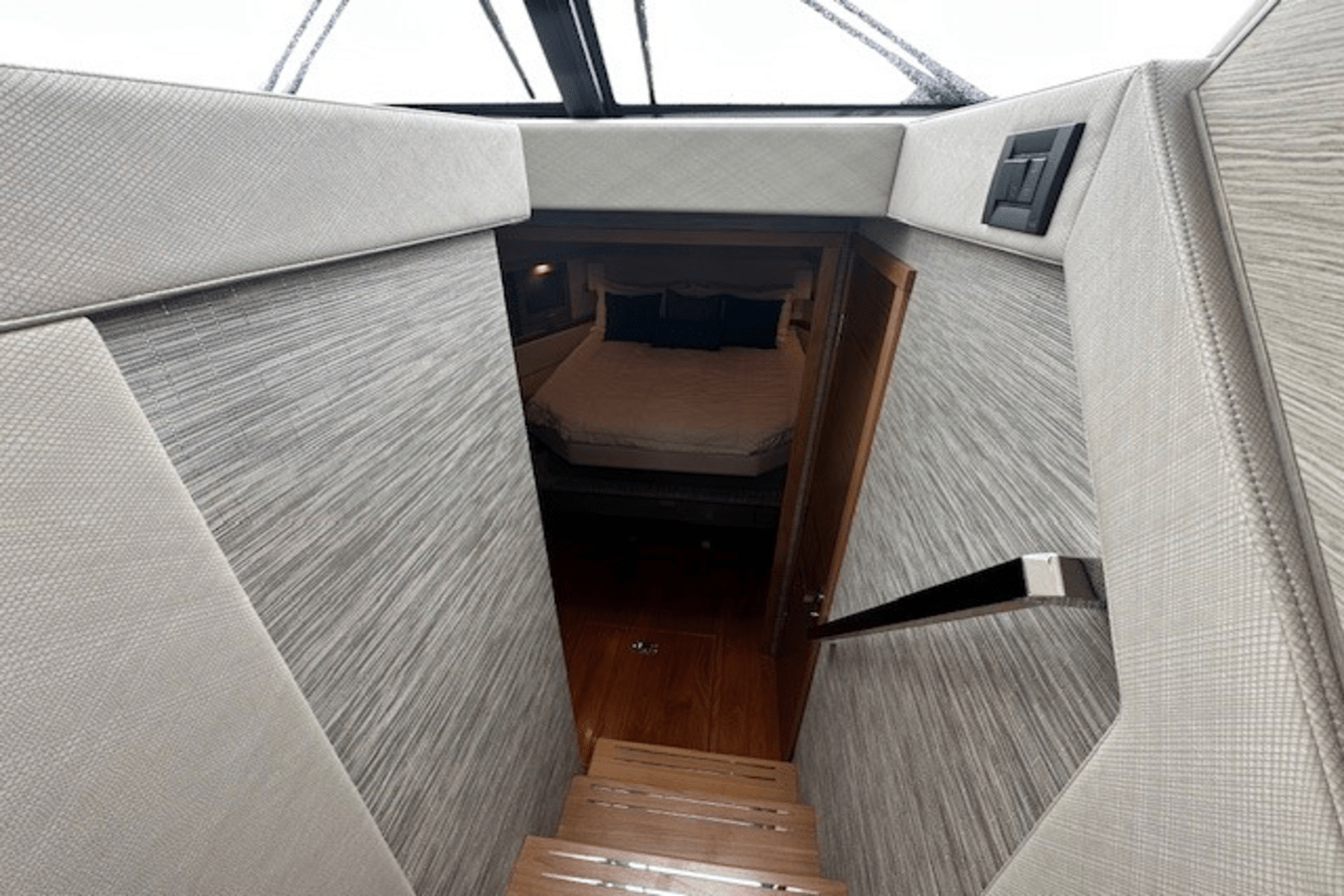 Slide: The Image of Tiara 44 COUPE 2022 - 36