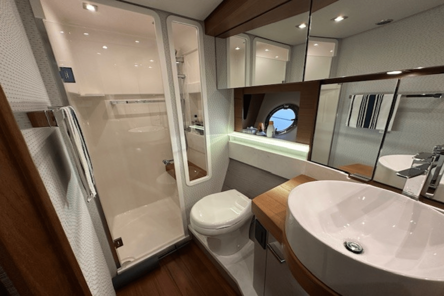 Slide: The Image of Tiara 44 COUPE 2022 - 43