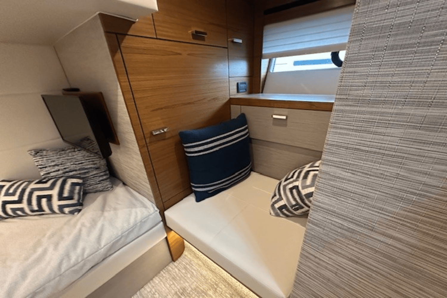Slide: The Image of Tiara 44 COUPE 2022 - 46