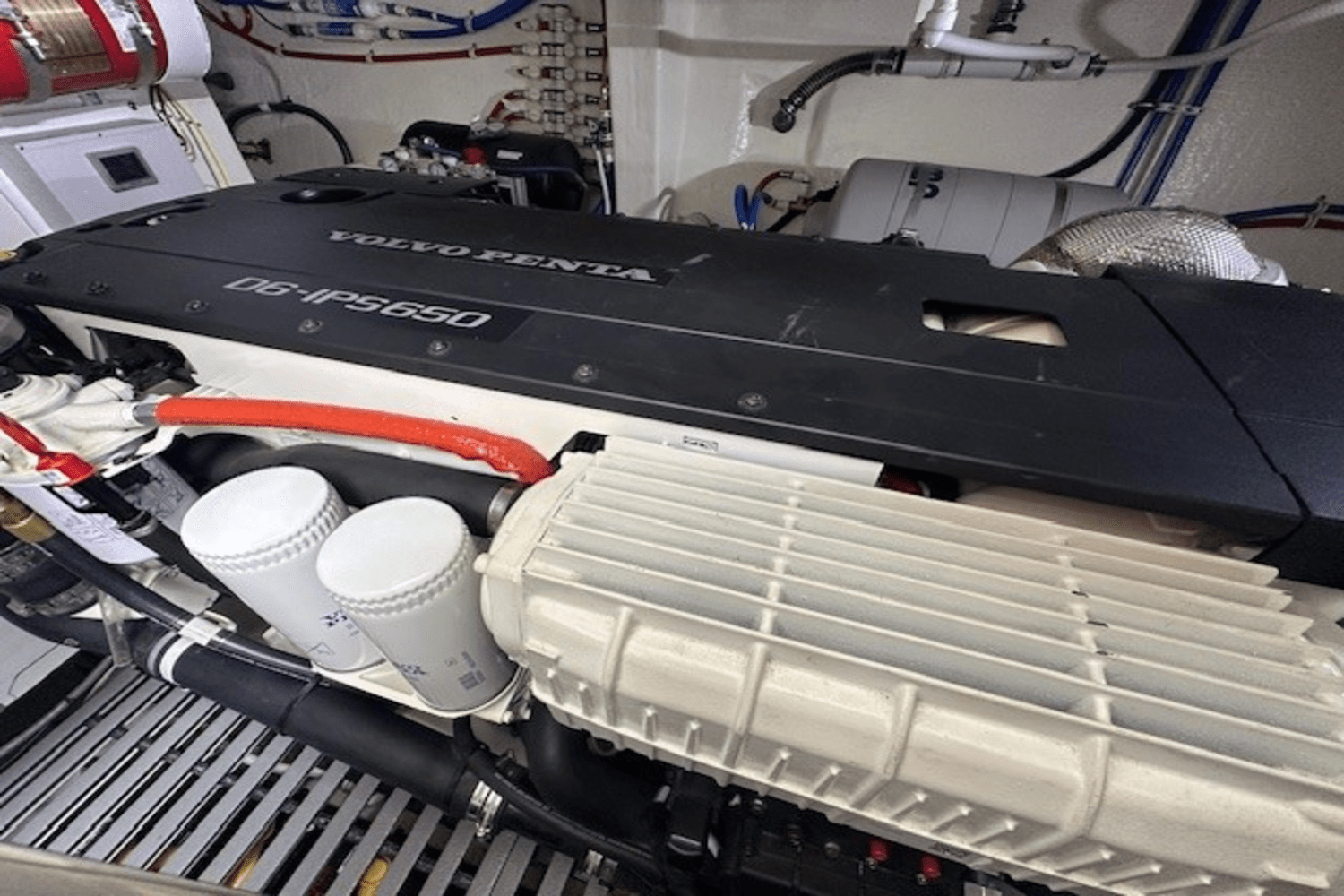 Slide: The Image of Tiara 44 COUPE 2022 - 49