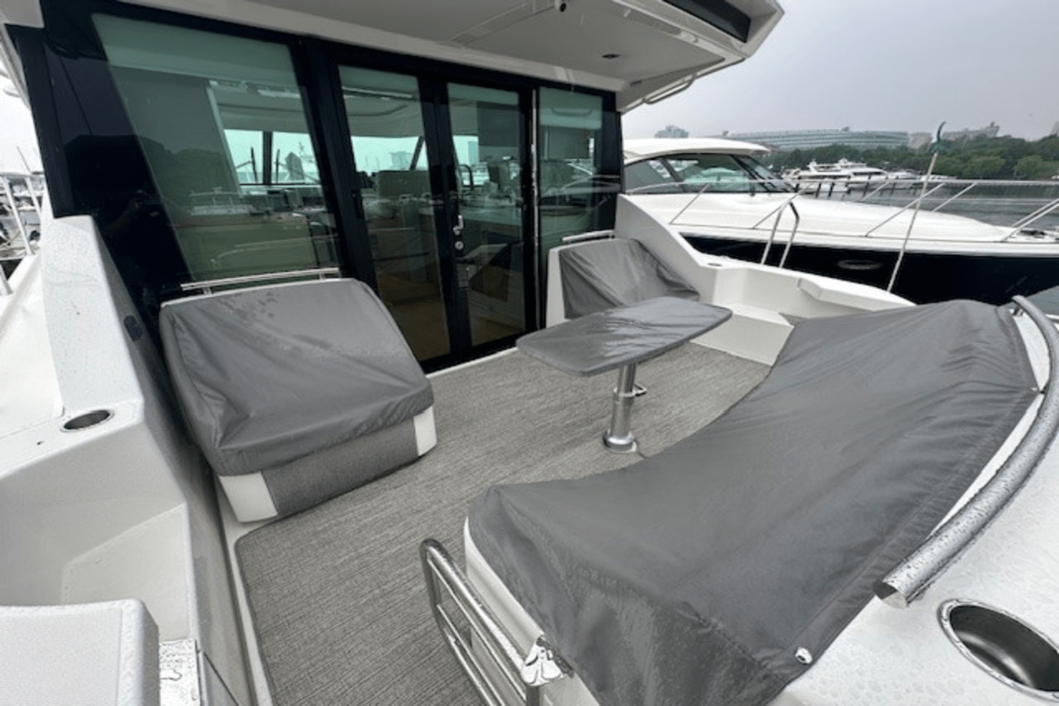 Slide: The Image of Tiara 44 COUPE 2022 - 9