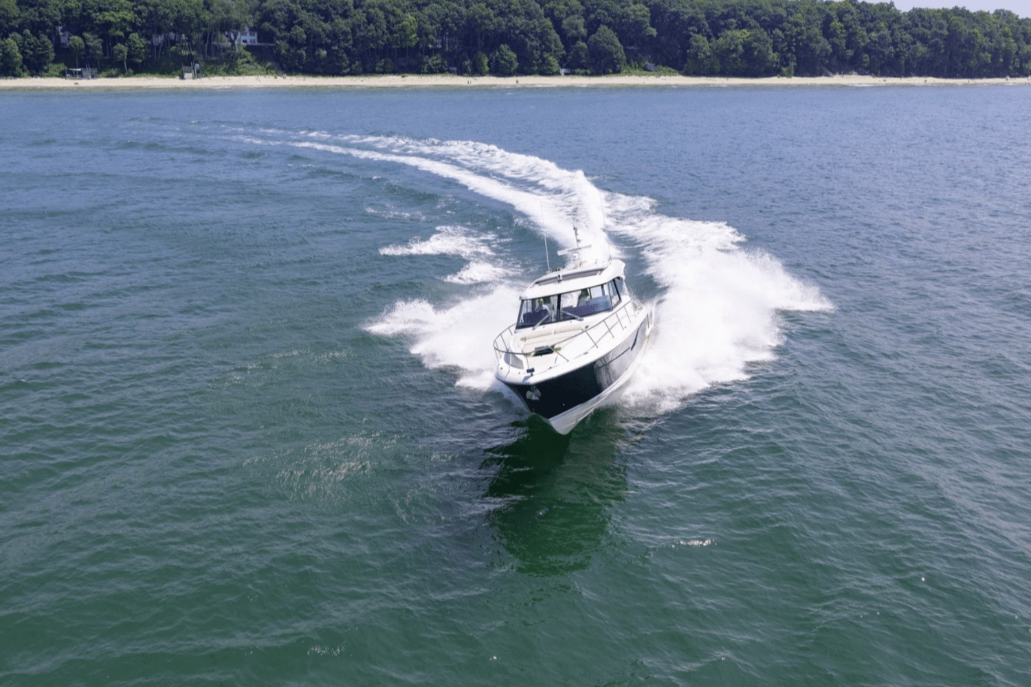 Slide: The Image of Tiara 48LE LUXURY EXPRESS 2024 - 1