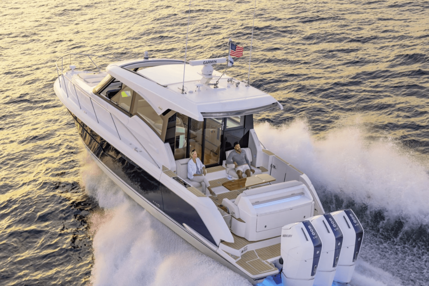 Slide: The Image of Tiara 48LE LUXURY EXPRESS 2024 - 10