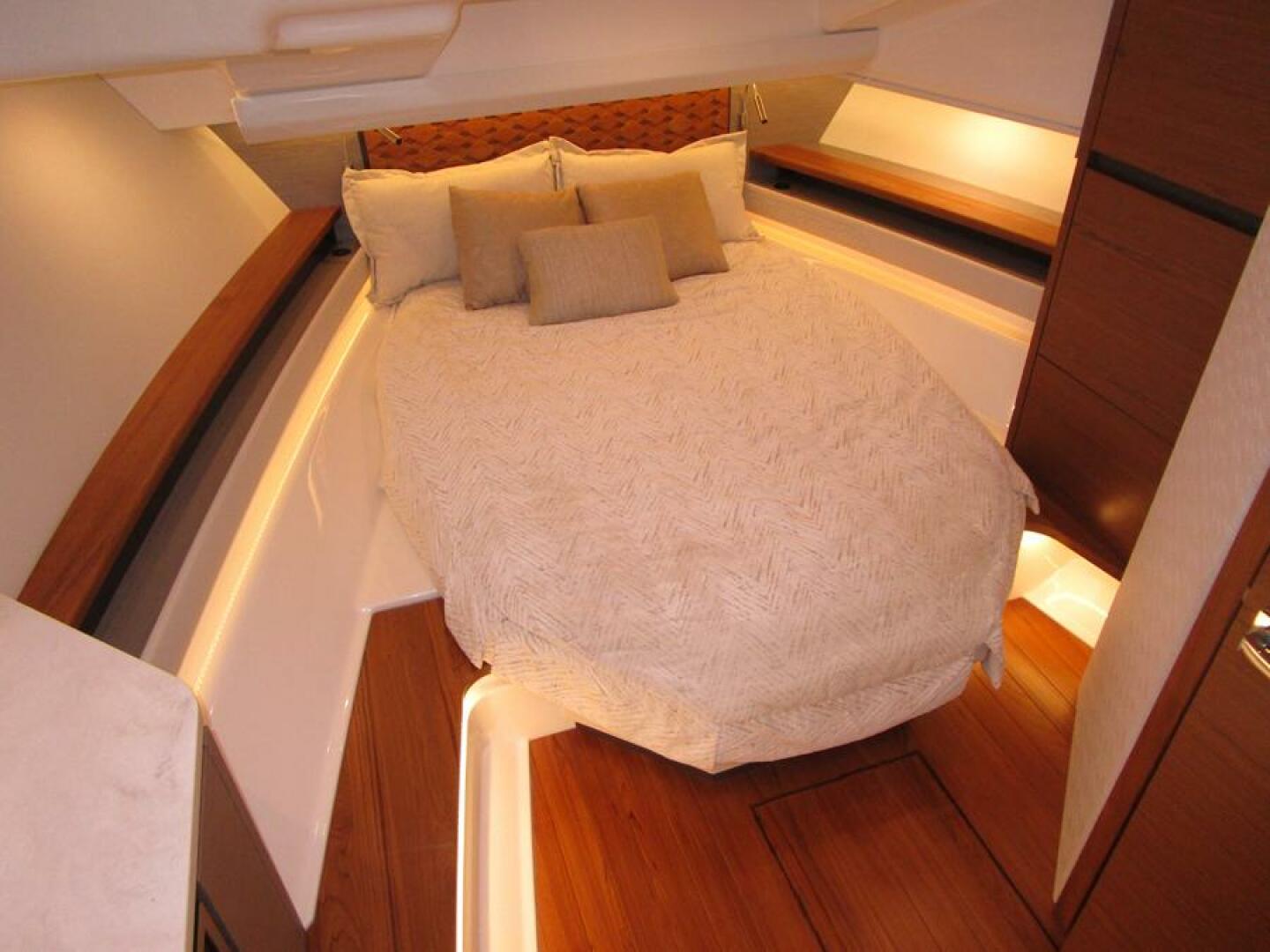 Slide: The Image of Main Cabin Looking Fwd - 4829248