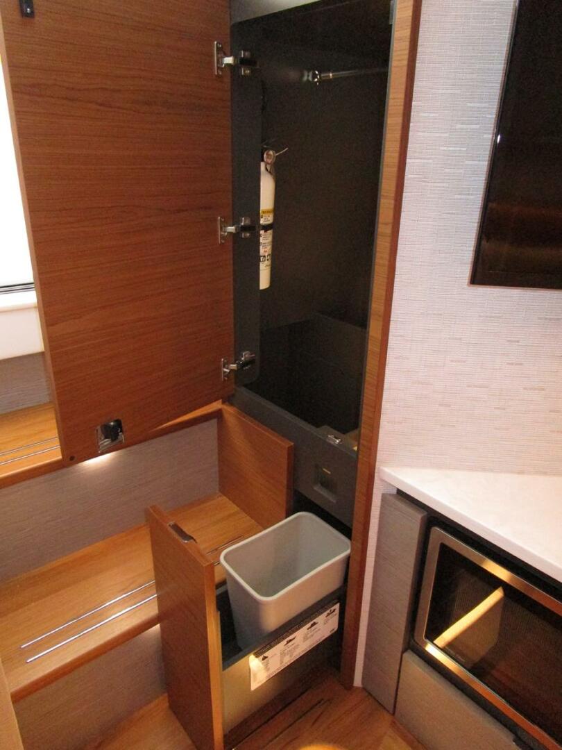 Slide: The Image of Main Cabin To Stbd - 4829261