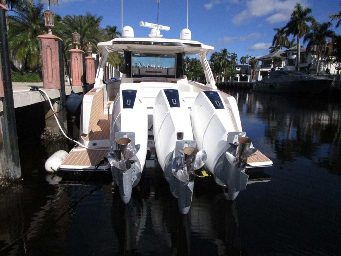 Slide: The Image of Engines Clear Water Surface - 4829283