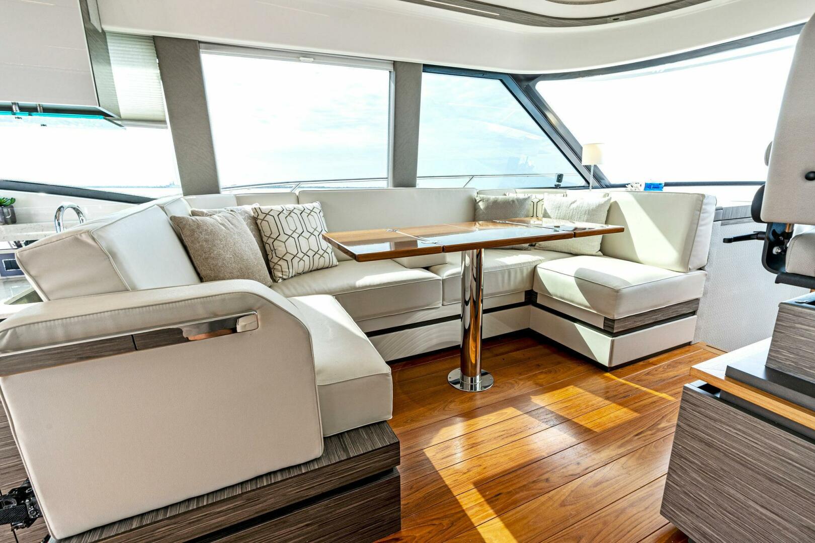 Slide: The Image of 2019 Tiara Yachts 49 Coupe VICTORY - 4327786