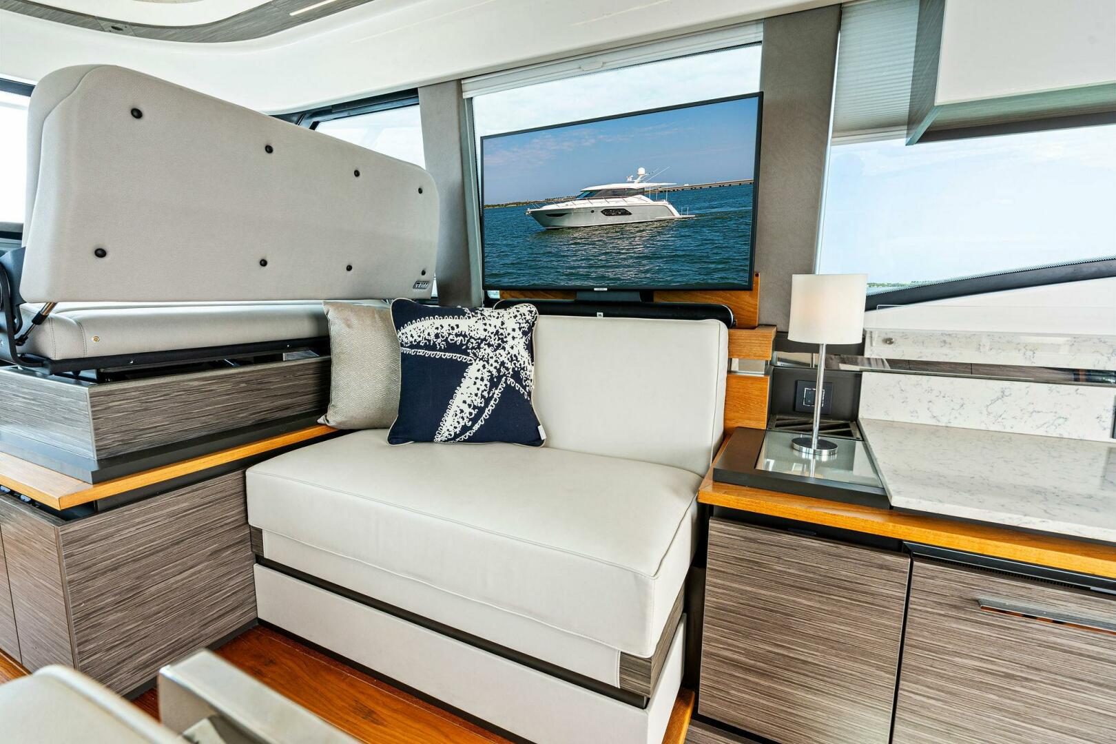 Slide: The Image of 2019 Tiara Yachts 49 Coupe VICTORY - 4327791