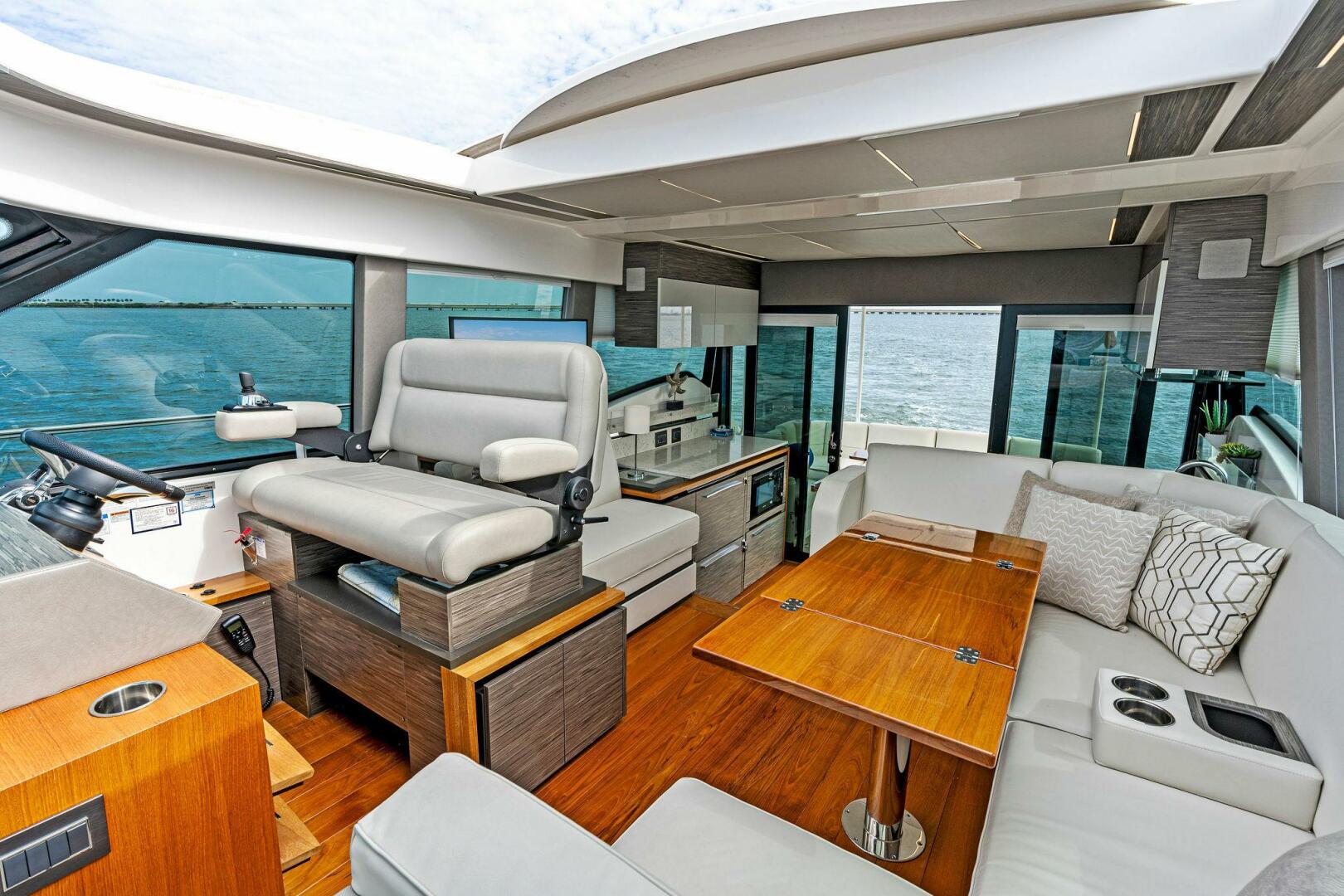 Slide: The Image of 2019 Tiara Yachts 49 Coupe VICTORY - 4327816