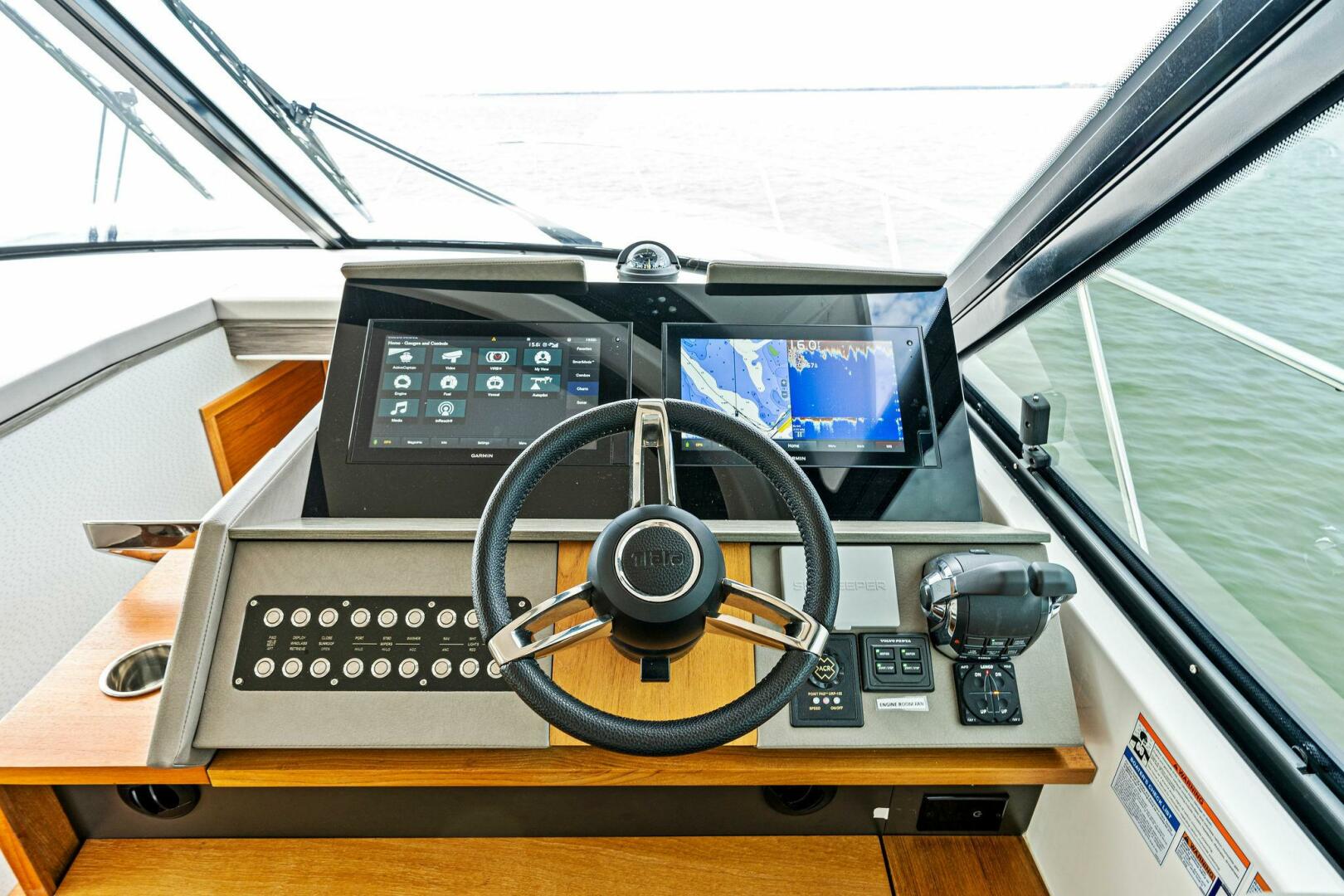 Slide: The Image of 2019 Tiara Yachts 49 Coupe VICTORY - 4327765