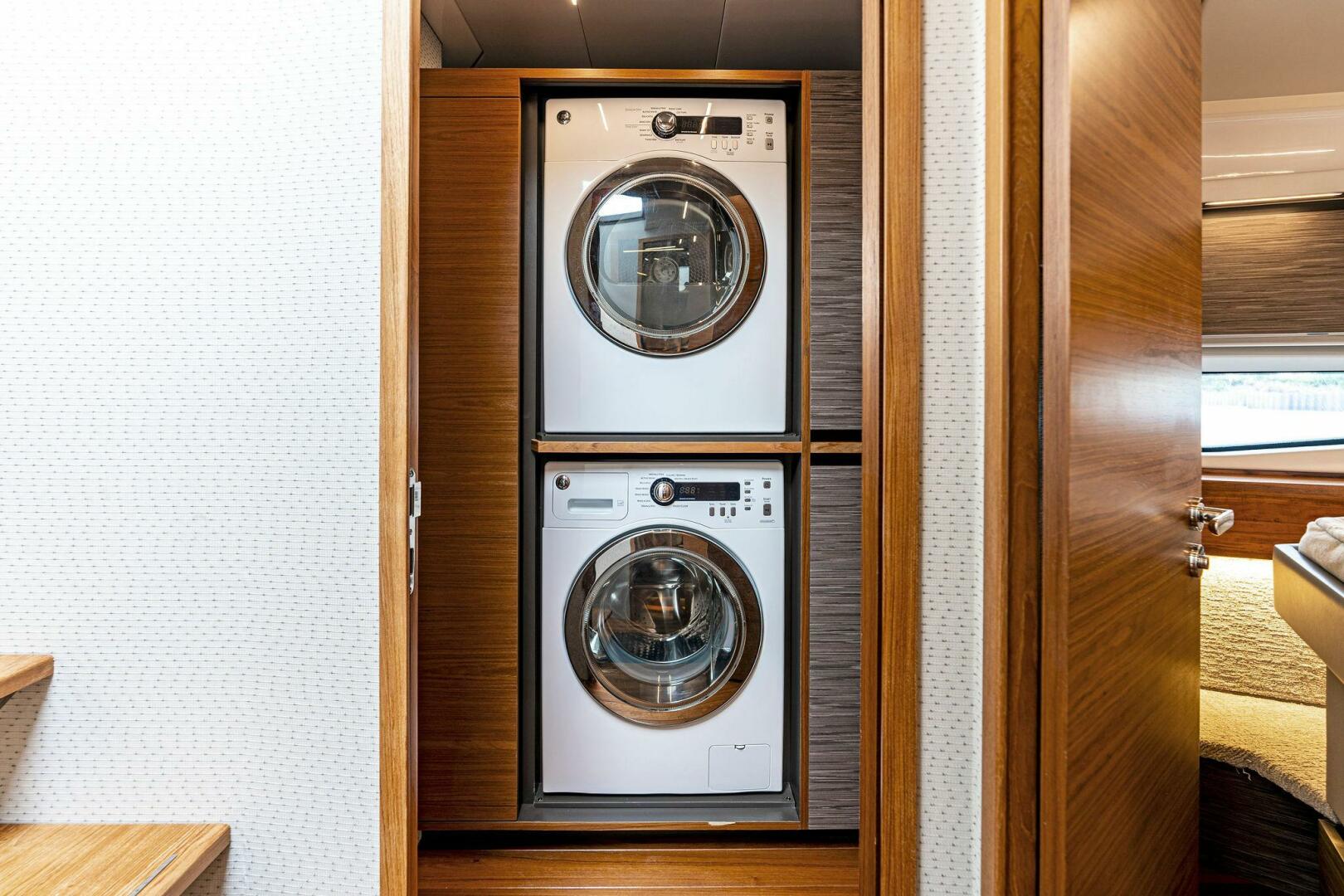 Slide: The Image of 2019 Tiara Yachts 49 Coupe VICTORY Laundry - 4327703