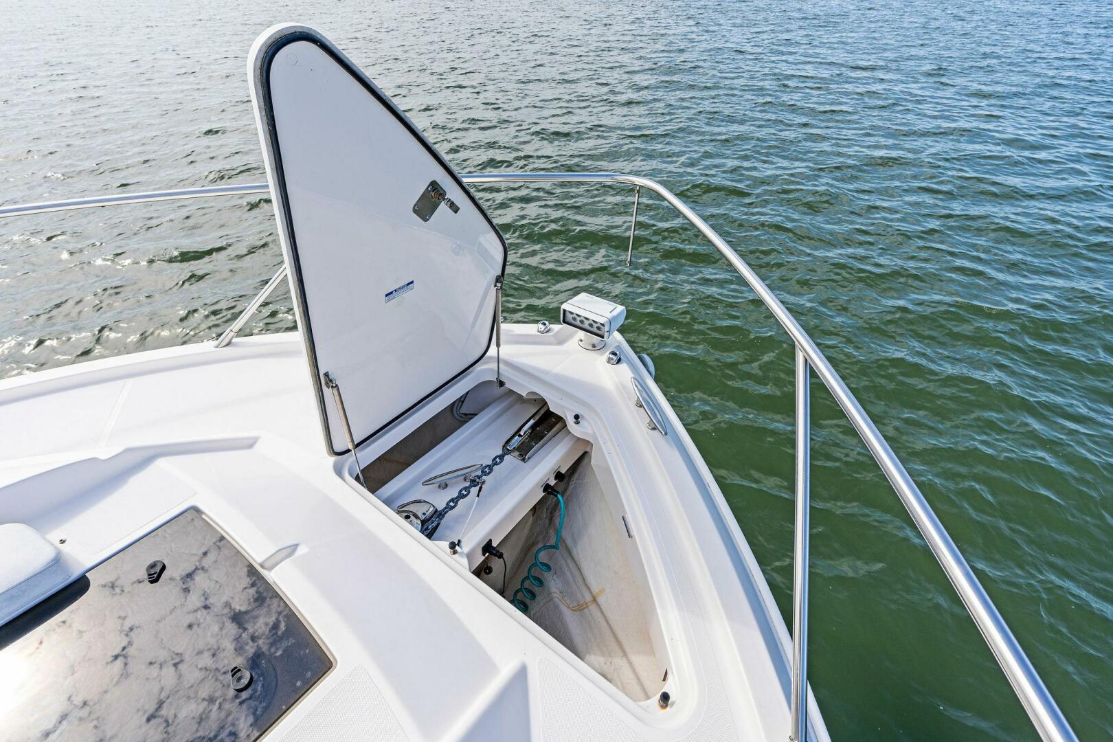 Slide: The Image of 2019 Tiara Yachts 49 Coupe VICTORY - 4327833