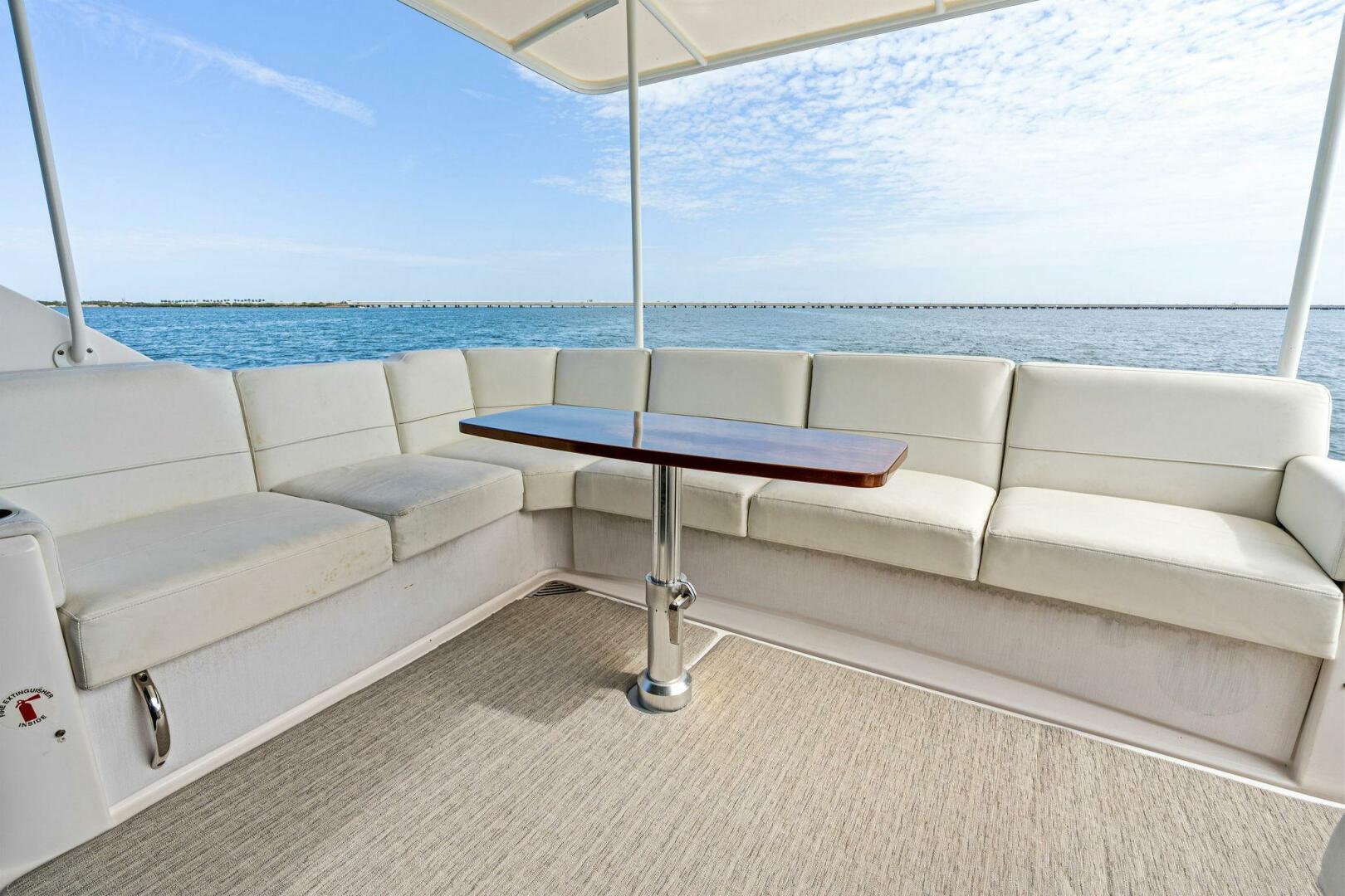 Slide: The Image of 2019 Tiara Yachts 49 Coupe VICTORY - 4327818