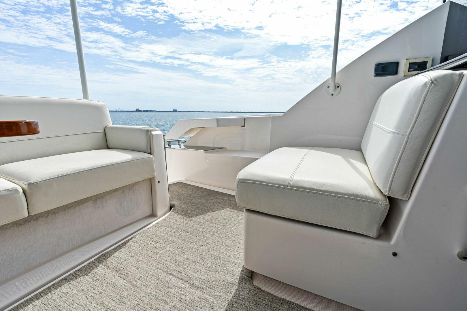 Slide: The Image of 2019 Tiara Yachts 49 Coupe VICTORY - 4327822