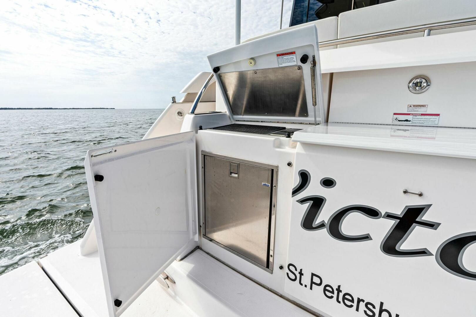 Slide: The Image of 2019 Tiara Yachts 49 Coupe VICTORY - 4327827