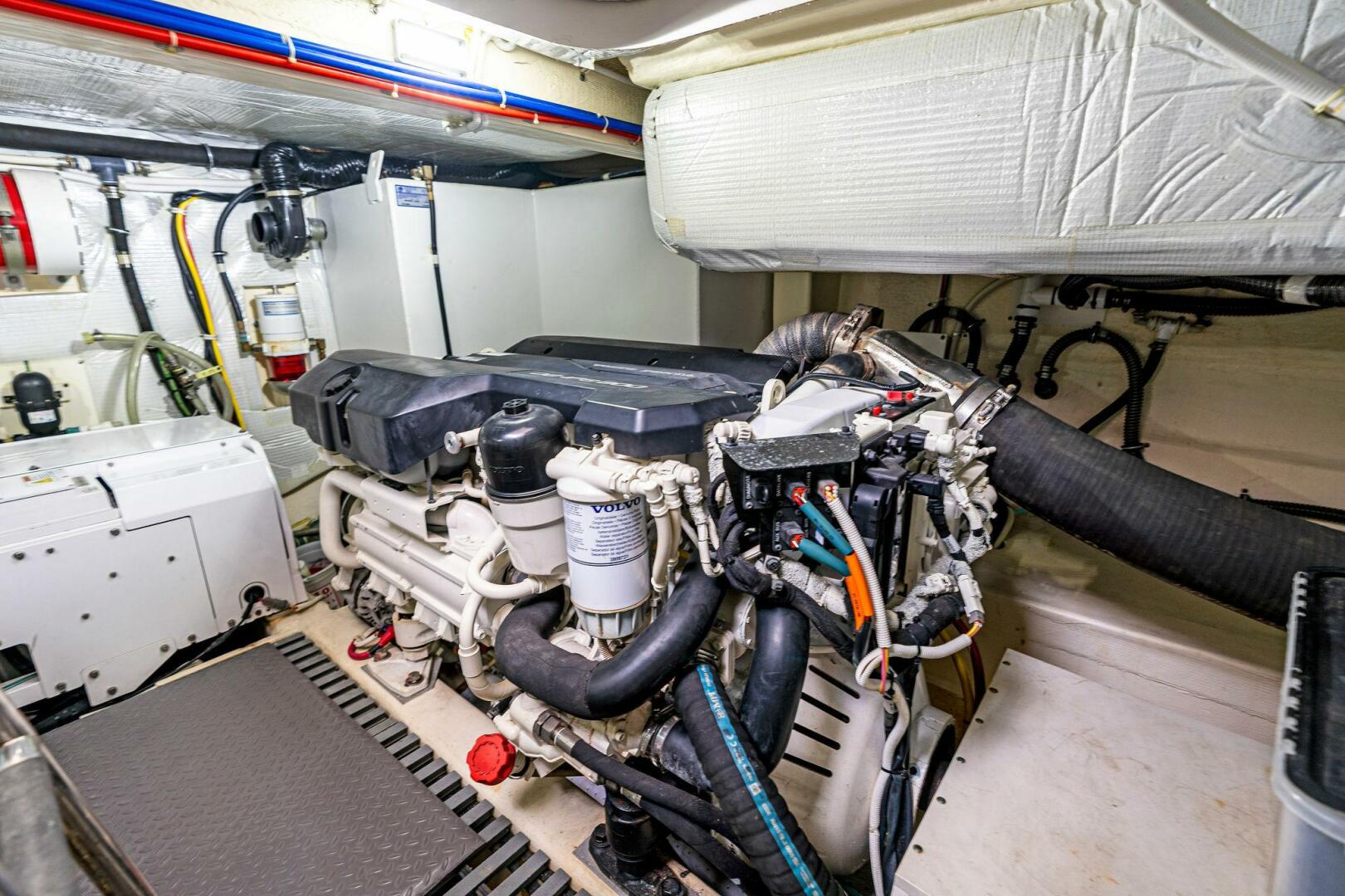 Slide: The Image of 2019 Tiara Yachts 49 Coupe VICTORY - 4327848