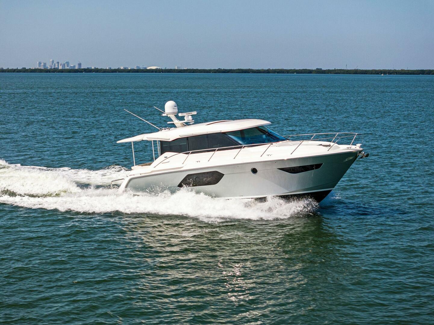 Slide: The Image of 2019 Tiara Yachts 49 Coupe VICTORY - 4327846