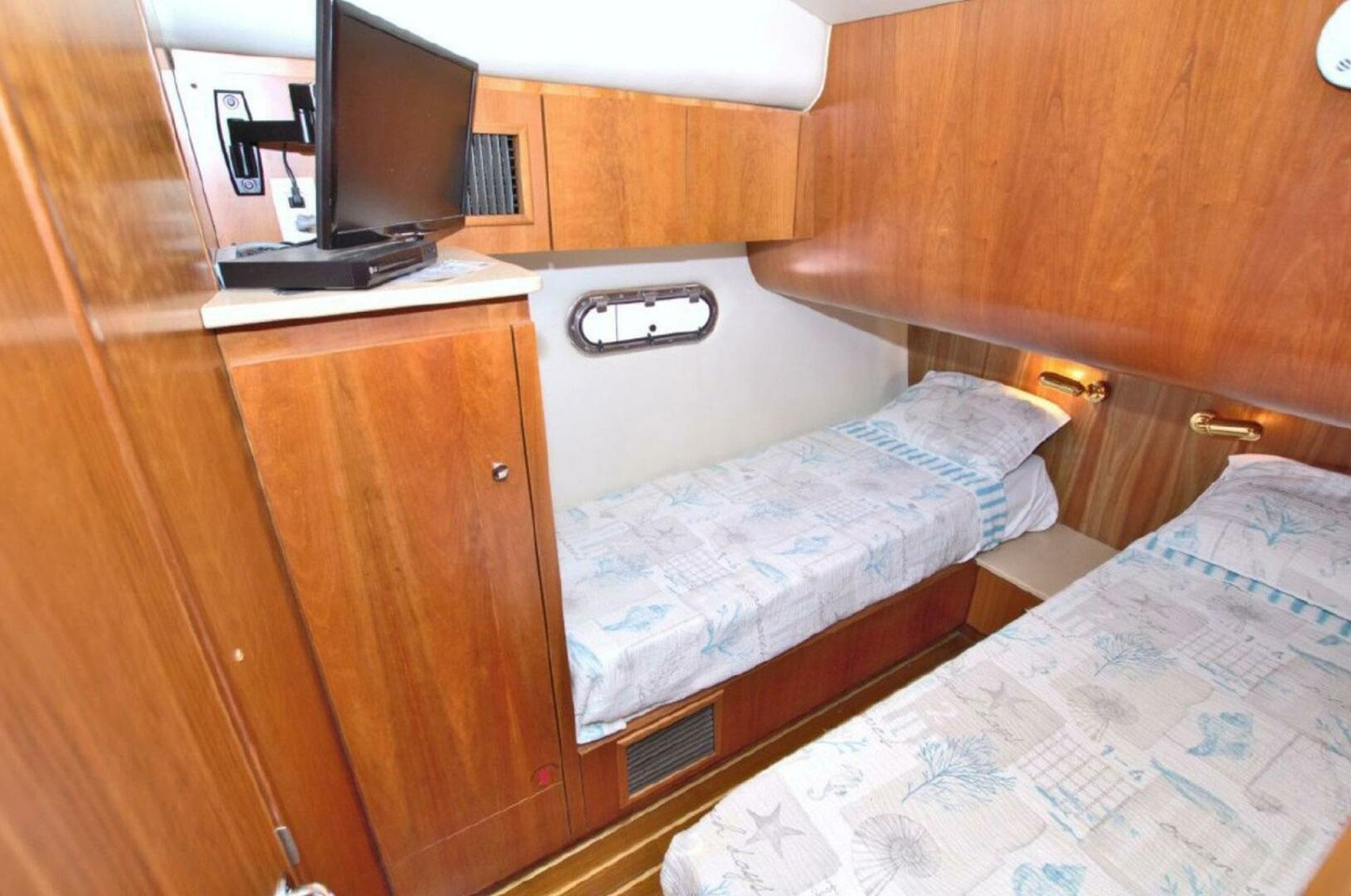 Slide: The Image of Tiara 5200 Express 2000 - 4313856