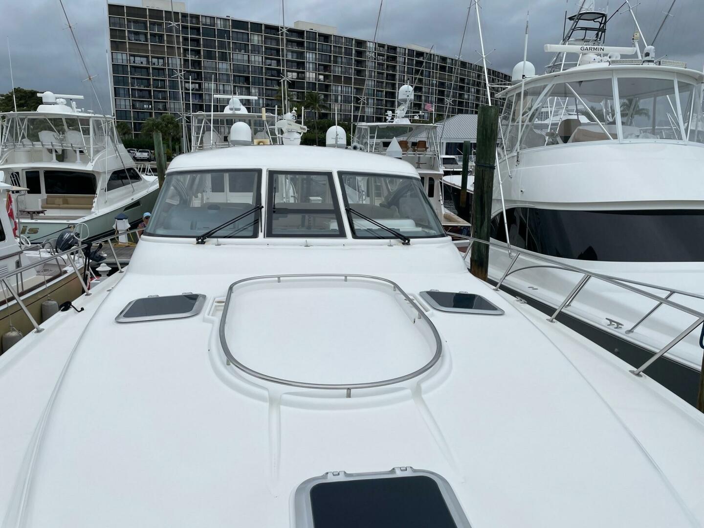 Slide: The Image of Tiara 5200 Express 2000 - 5177463
