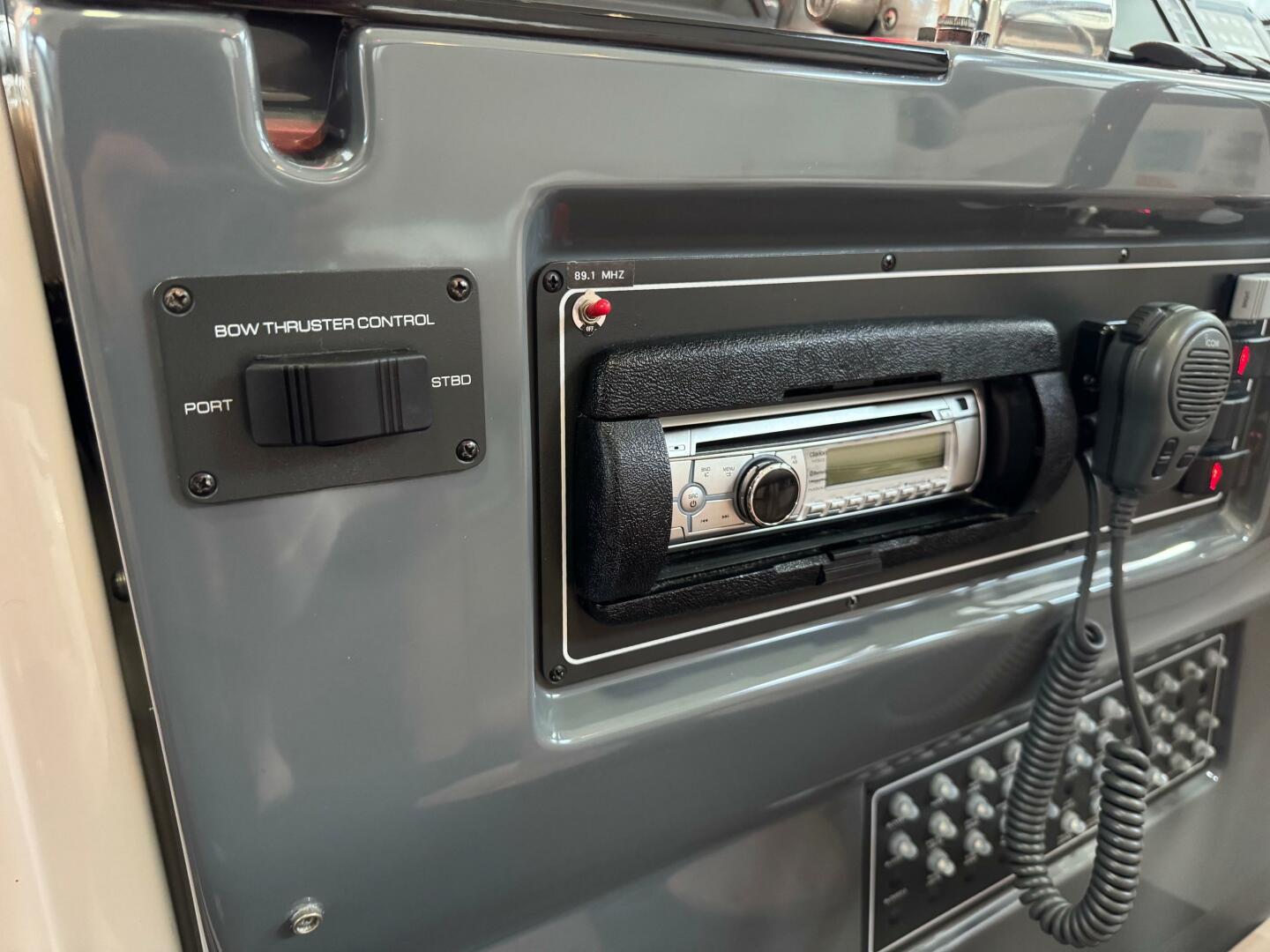 Slide: The Image of Tiara 5200 Express 2001 - 5276374