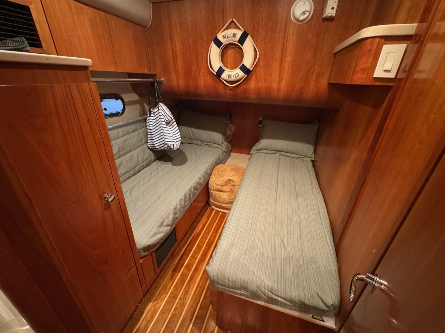 Slide: The Image of Tiara 5200 Express 2001 - 5326706