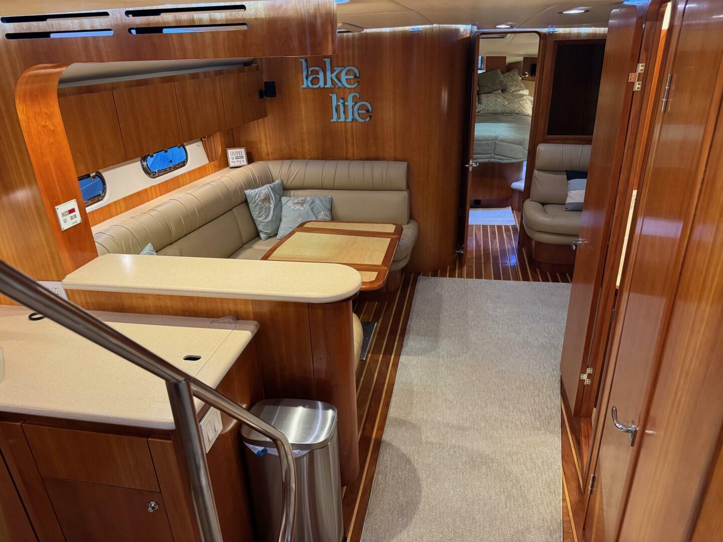 Slide: The Image of Tiara 5200 Express 2001 - 5326710