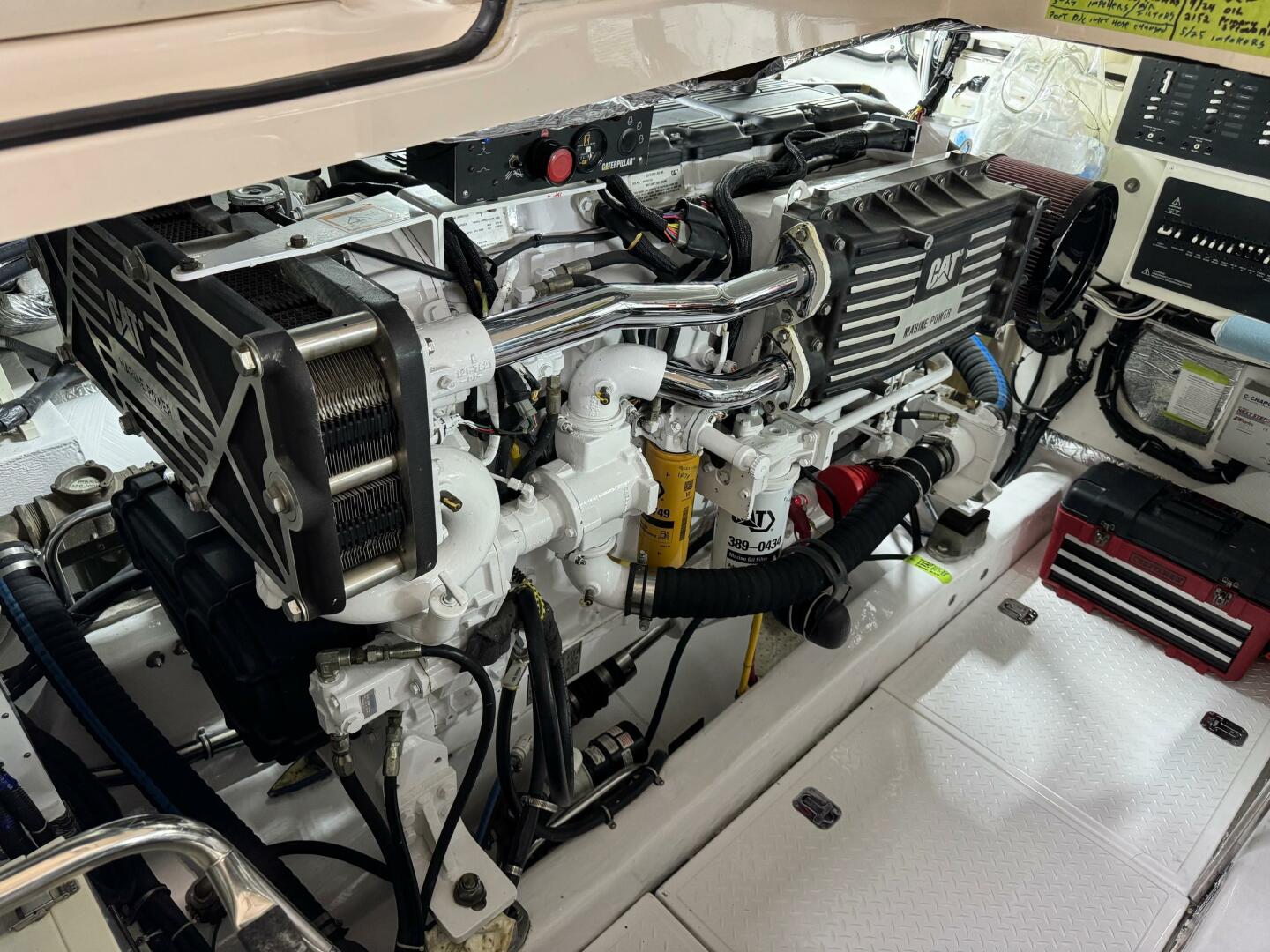 Slide: The Image of Tiara 5200 Express 2001 - 5326716