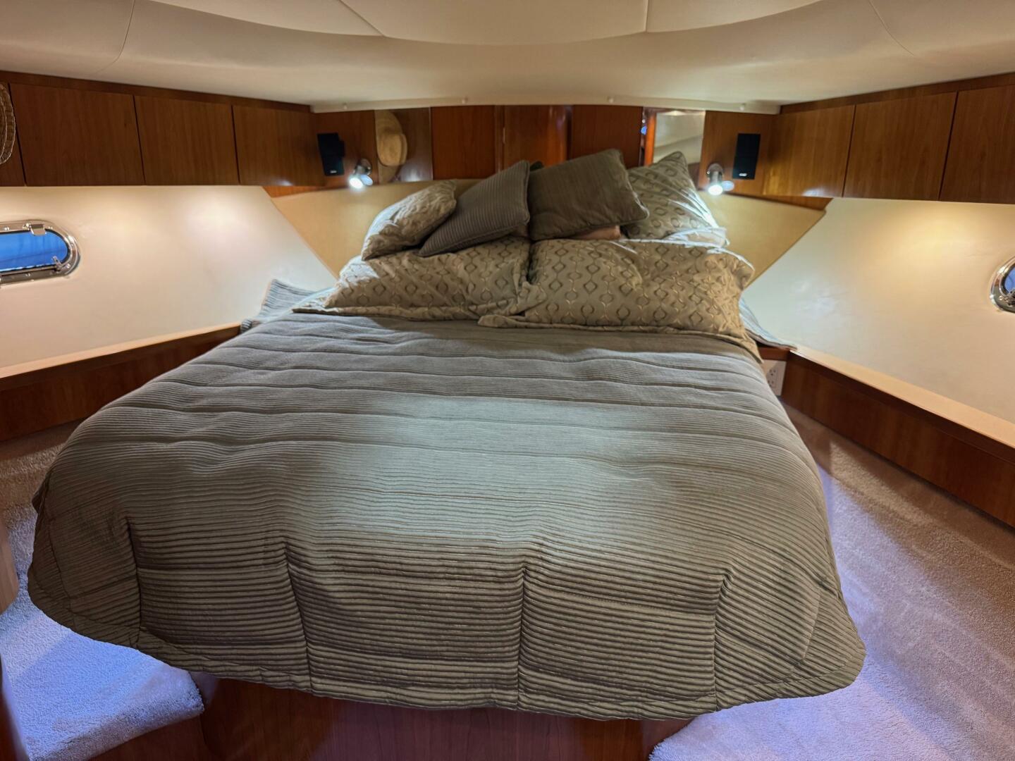 Slide: The Image of Tiara 5200 Express 2001 - 5326720