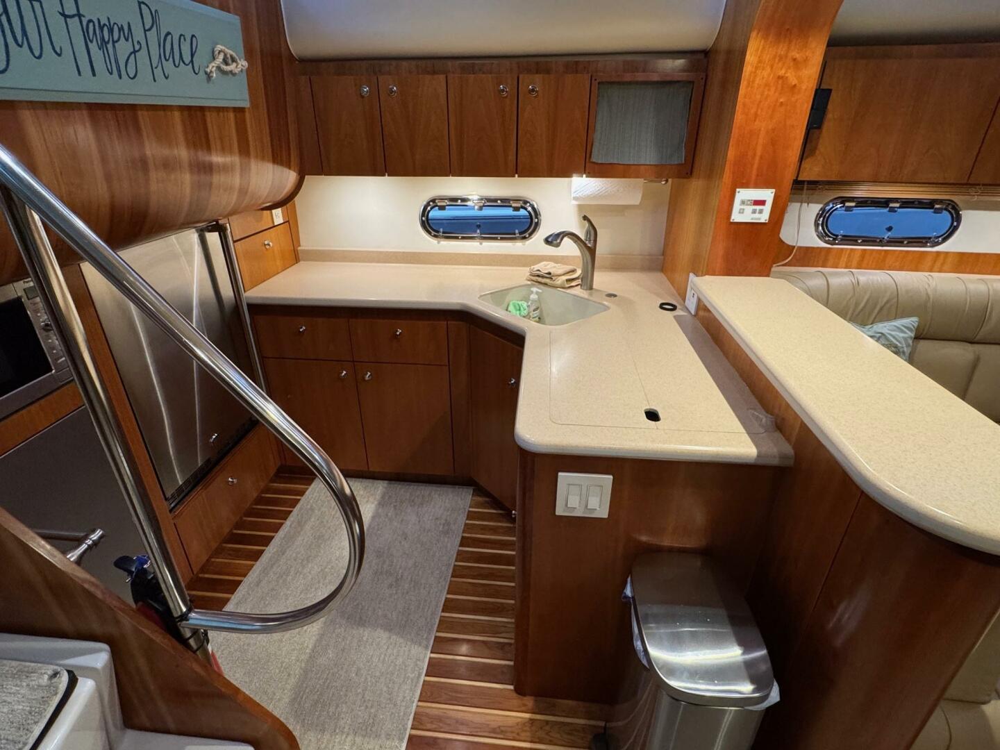 Slide: The Image of Tiara 5200 Express 2001 - 5326723