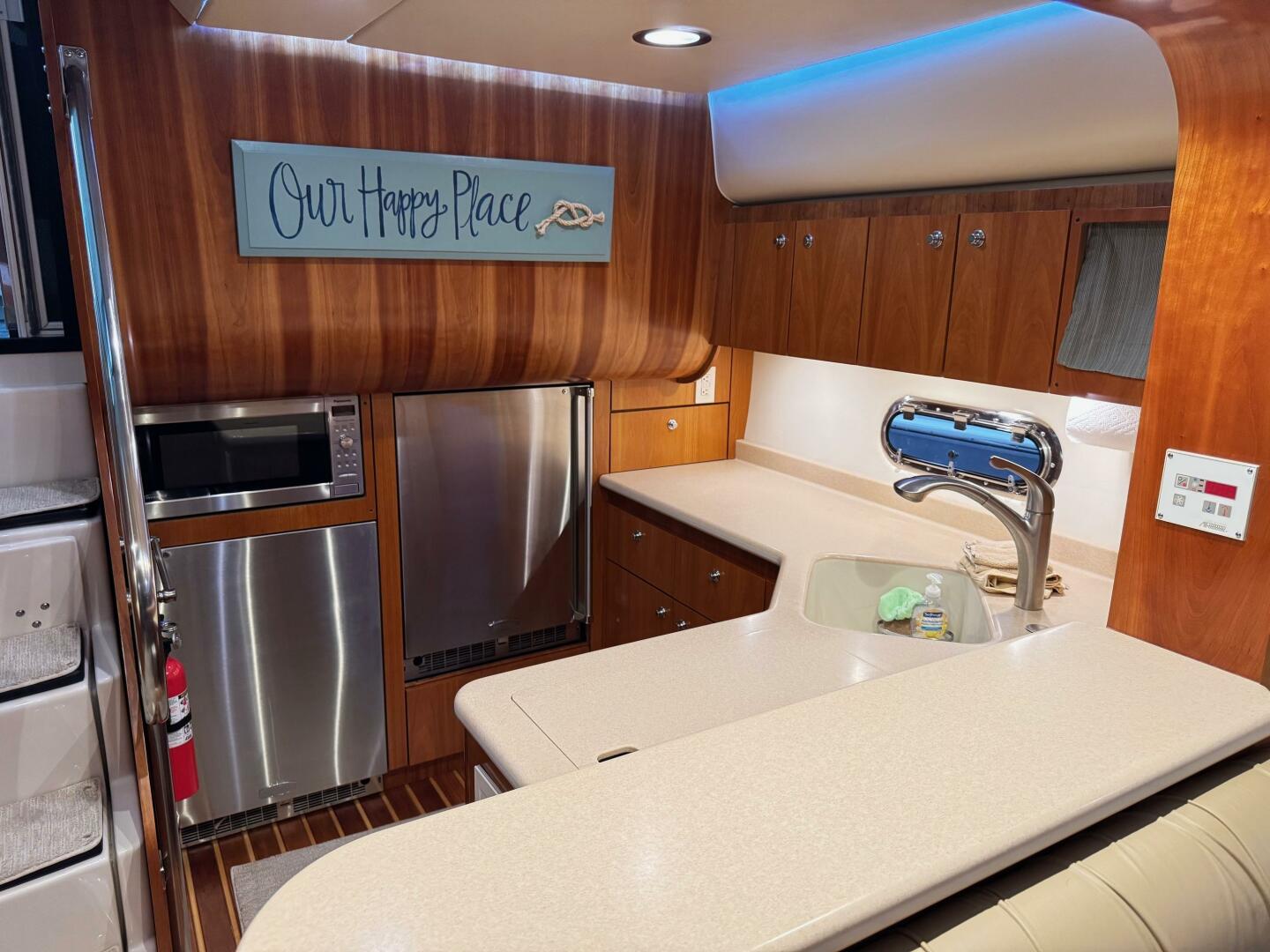 Slide: The Image of Tiara 5200 Express 2001 - 5326724