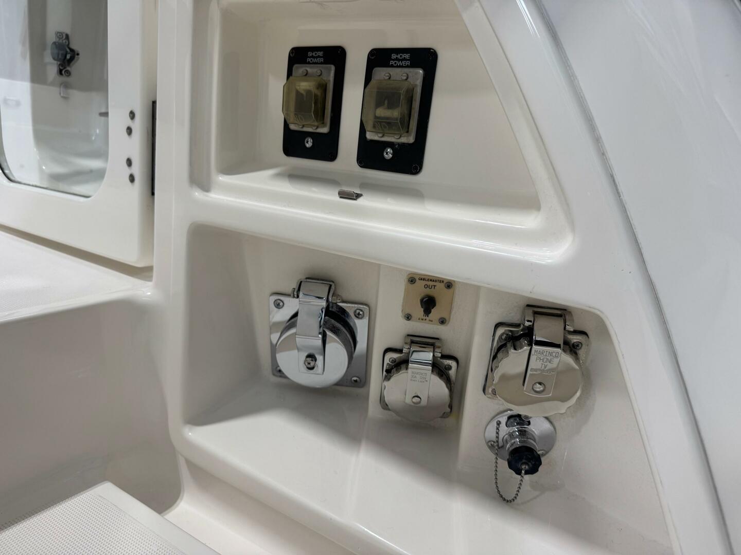 Slide: The Image of Tiara 5200 Express 2001 - 5326736