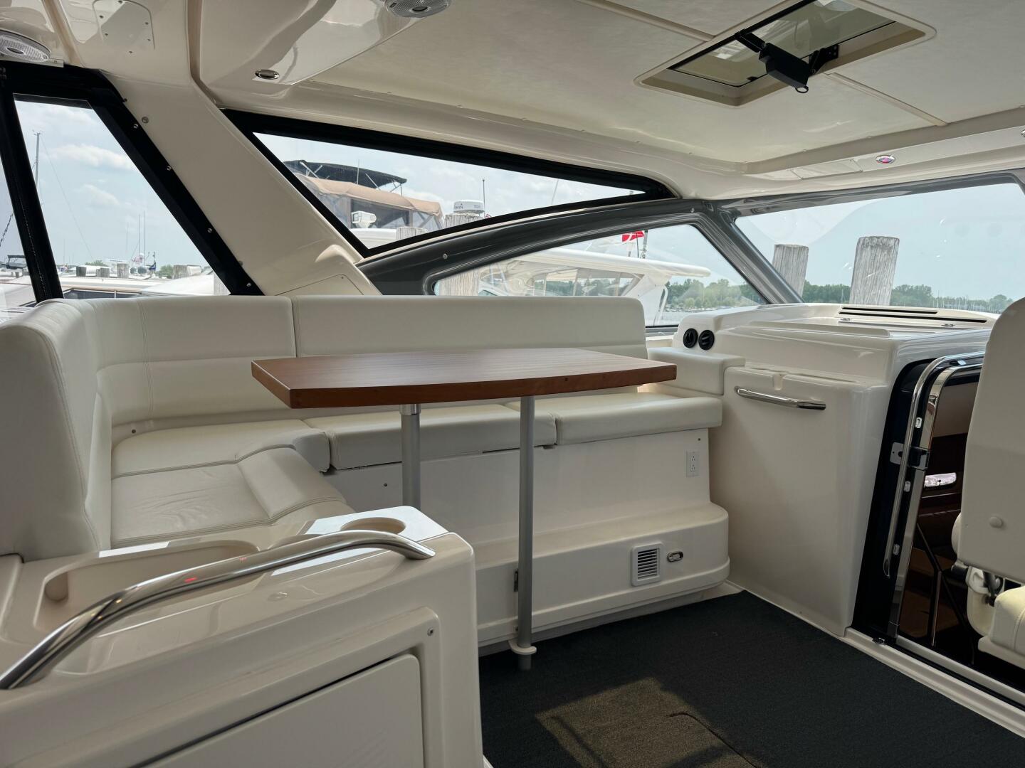 Slide: The Image of Tiara 5200 Express 2001 - 5377694