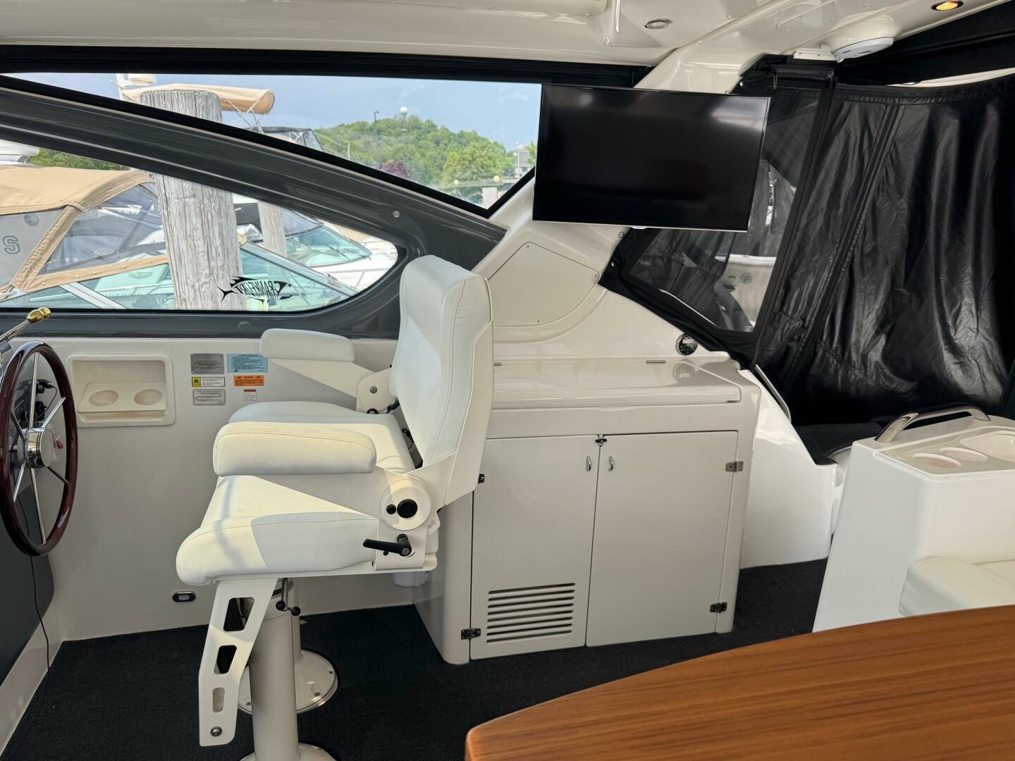 Slide: The Image of Tiara 5200 Express 2001 - 5377695