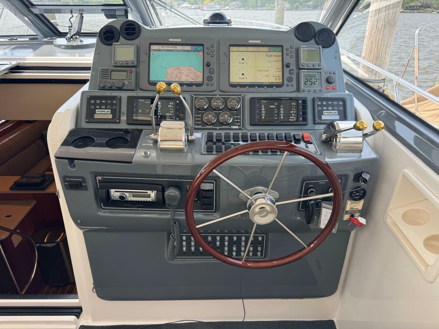 Slide: The Image of Tiara 5200 Express 2001 - 5377699