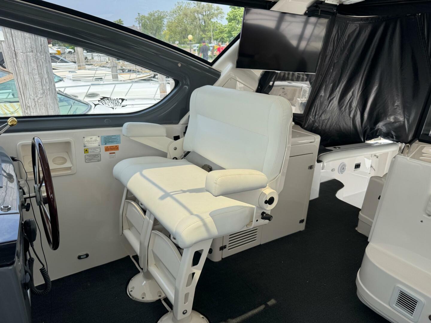 Slide: The Image of Tiara 5200 Express 2001 - 5377704