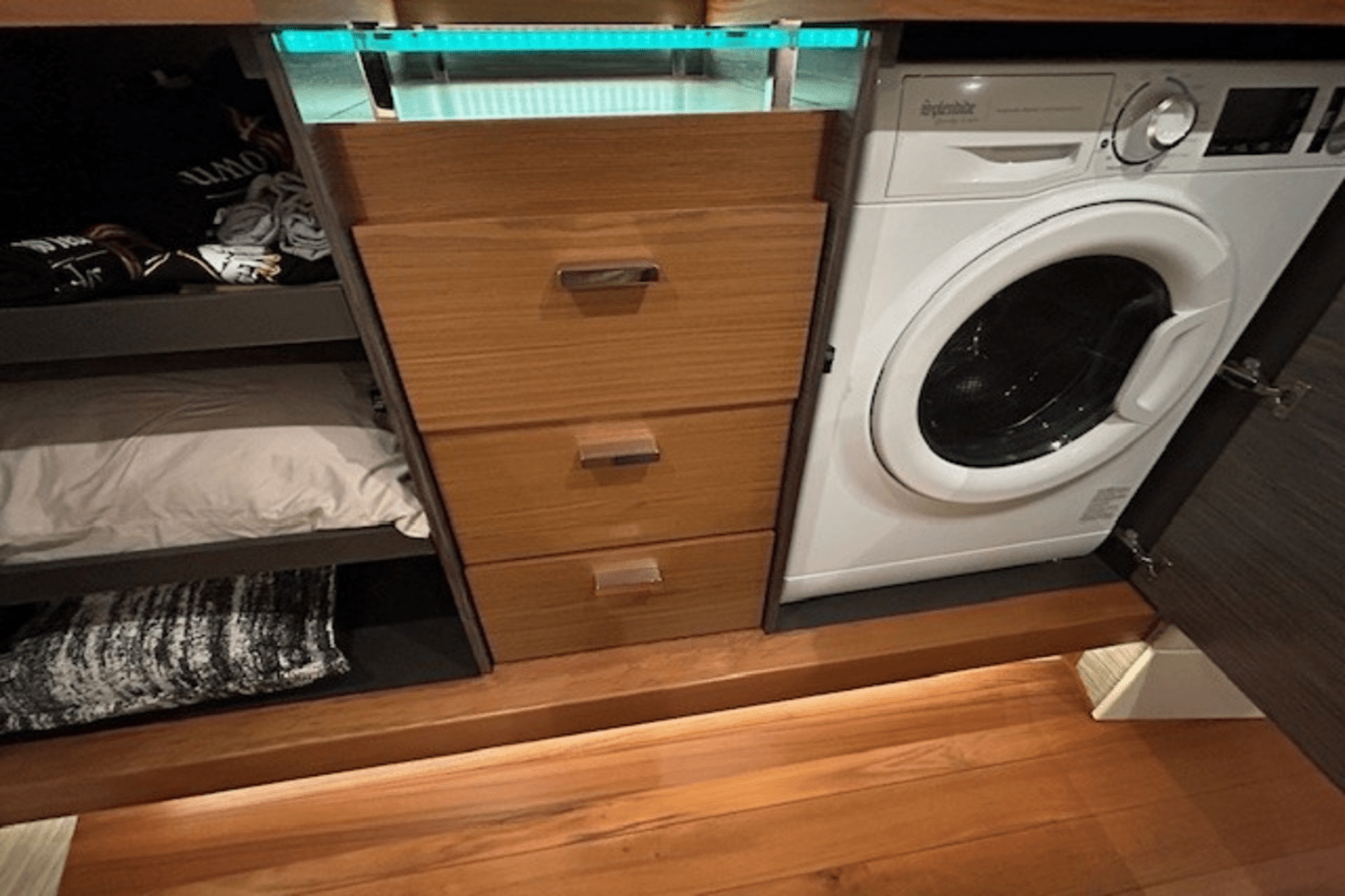 Slide: The Image of Tiara 53 COUPE 2022 - 25