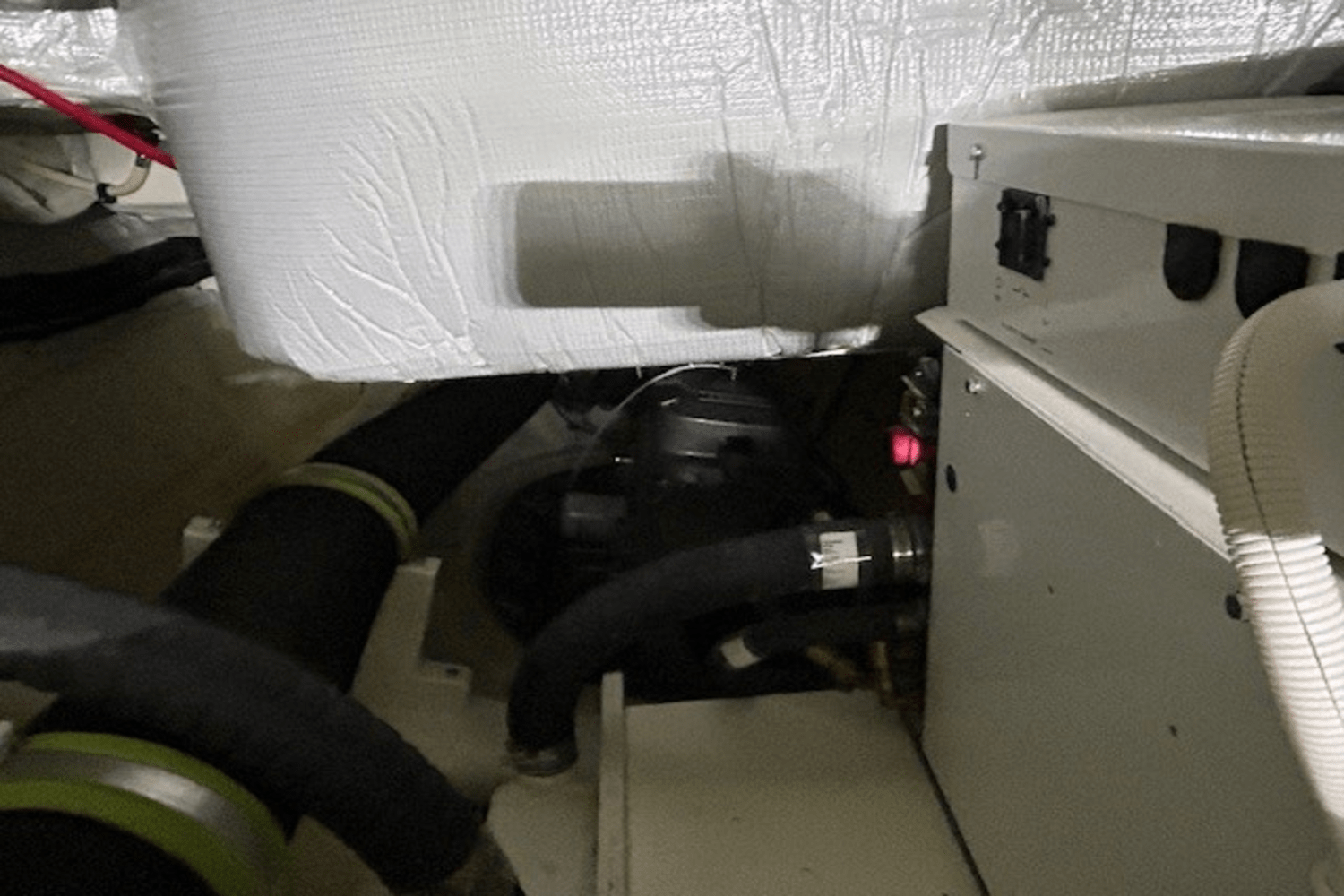 Slide: The Image of Tiara 53 COUPE 2022 - 32